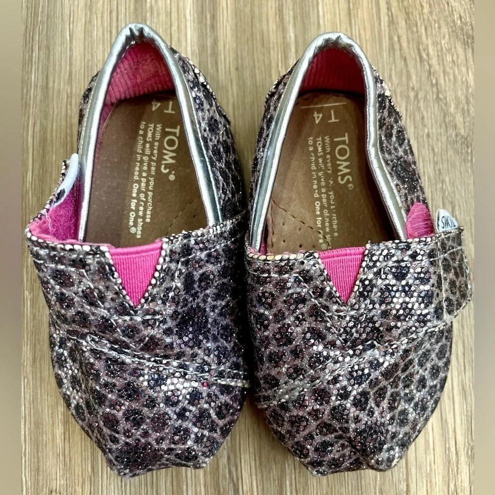 TOMS Baby Girls Glitter Slip-On Shoes Pink Silver Leopard Size 4T